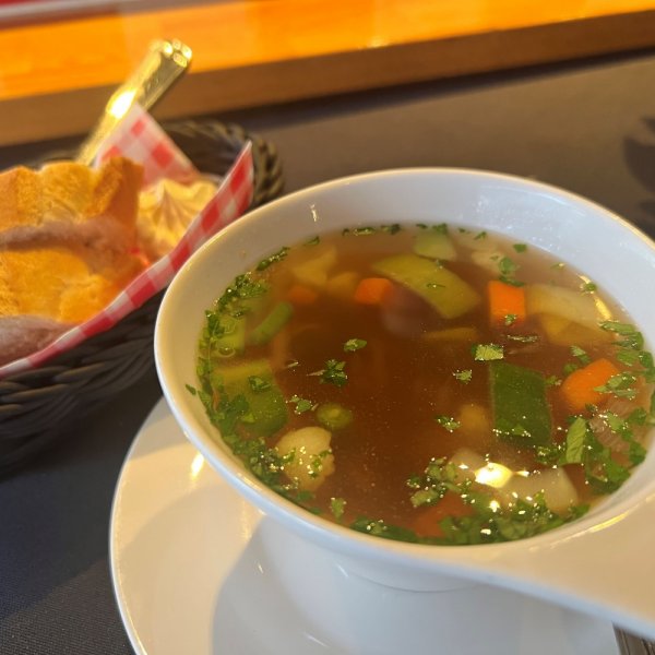 Fresh tomato soup with meatballs